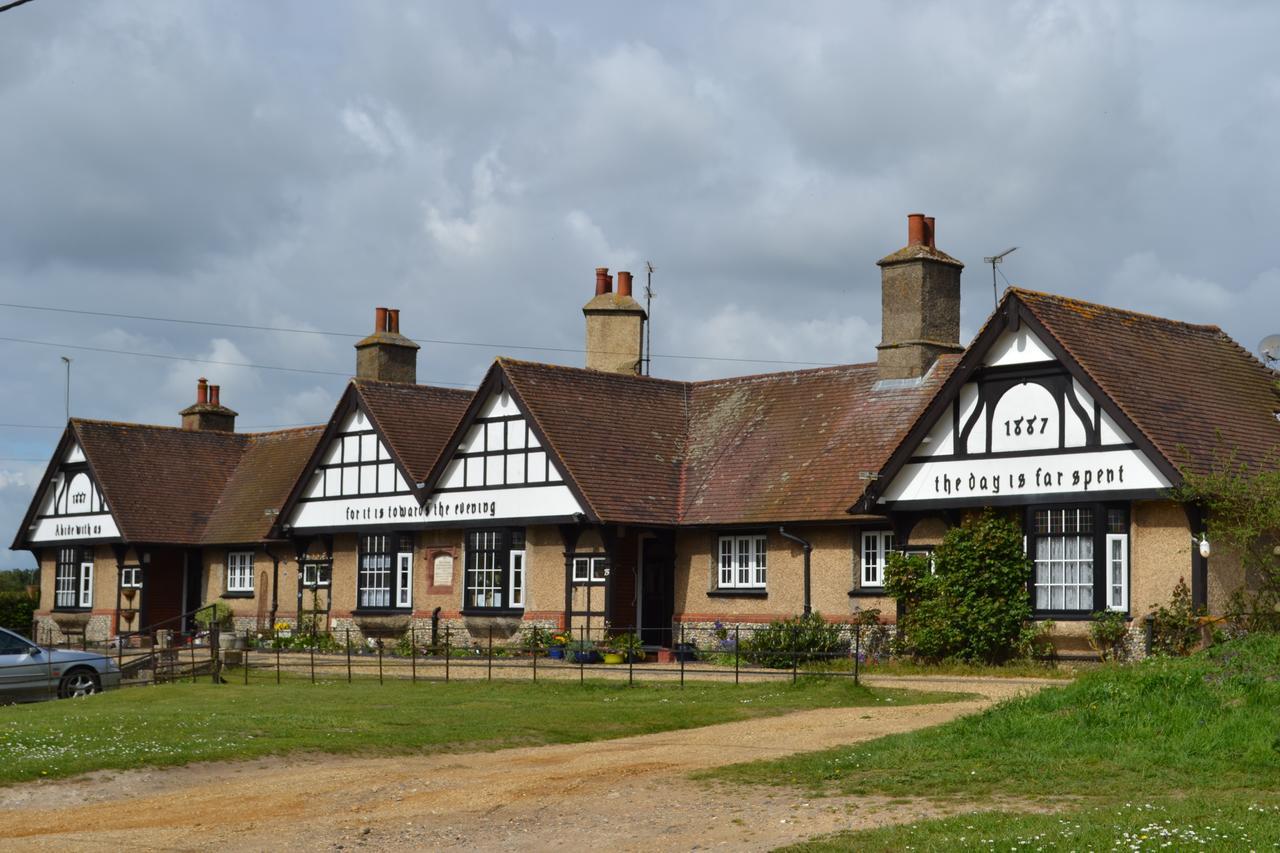 Acer Lodge Bed & Breakfast マンドフォード エクステリア 写真