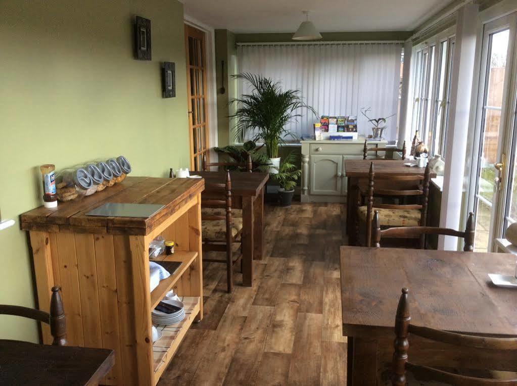 Acer Lodge Bed & Breakfast マンドフォード エクステリア 写真